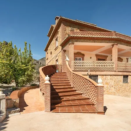 La Gaviota Con Chimenea, Barbacoa Y Piscina Junto A Ruta Del Gollizno En Olivares Olivares (Granada)