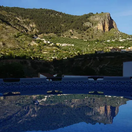 La Gaviota Con Chimenea, Barbacoa Y Piscina Junto A Ruta Del Gollizno En Olivares Olivares (Granada)