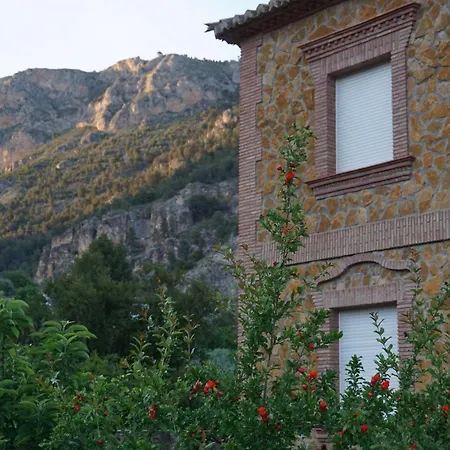 La Gaviota Con Chimenea, Barbacoa Y Piscina Junto A Ruta Del Gollizno En Olivares * Olivares (Granada)